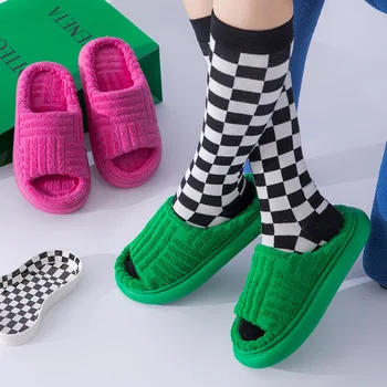 Luxusné Značky Típat Prst Papuče Zelených Listov pre Ženy Ploché Topánky Outwear Flip Flop Platformu Zapatillas De Mujer dámske Papuče