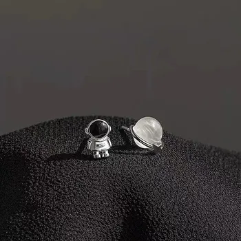 Roztomilý Priestor Astronaut Planéty Opal Stud Náušnice pre Ženy, Strieborná Farba Zirkón Asymetrický Náušnice Jednoduché Ear Piercing Šperkov